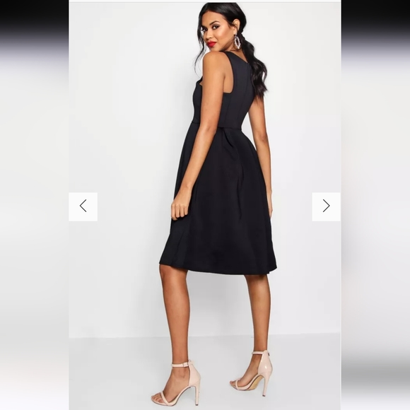 BOOHOO Scuba cutaway neckline midi bridesmaid dress. Size Small. Black - Picture 4 of 11